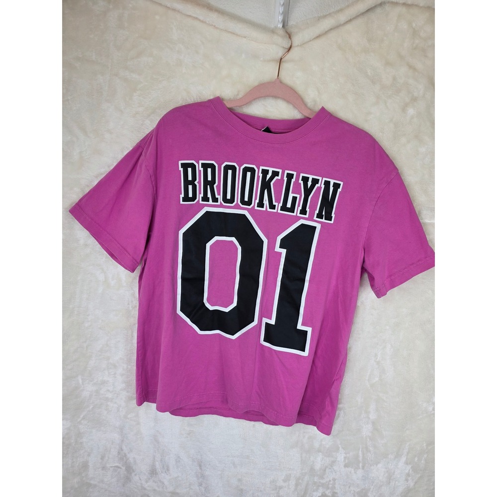 HM Brooklyn 01 Graphic T-Shirt Pink Relaxed‎ Fit Mens Large Short Sleeve Cotton